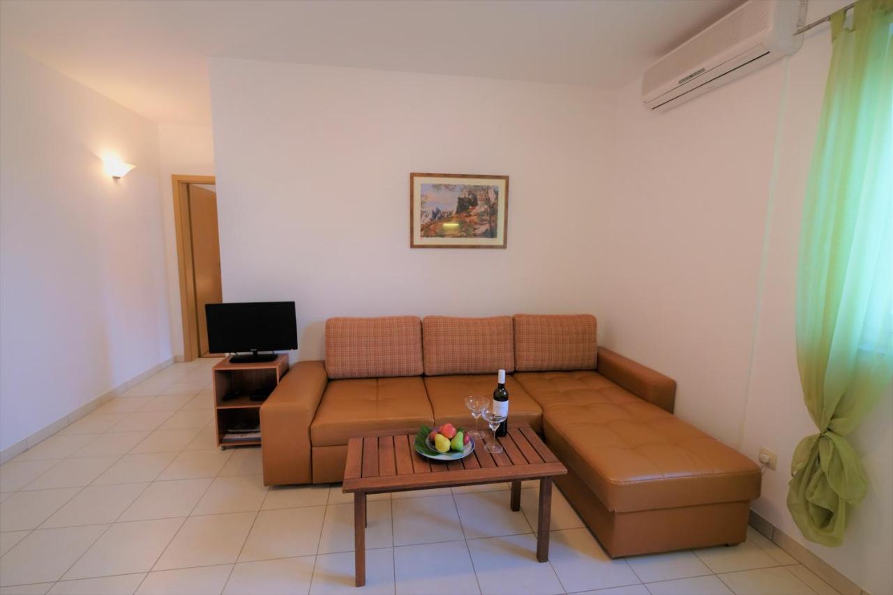 Apartments Coral, Klimno, Island Krk Εξωτερικό φωτογραφία