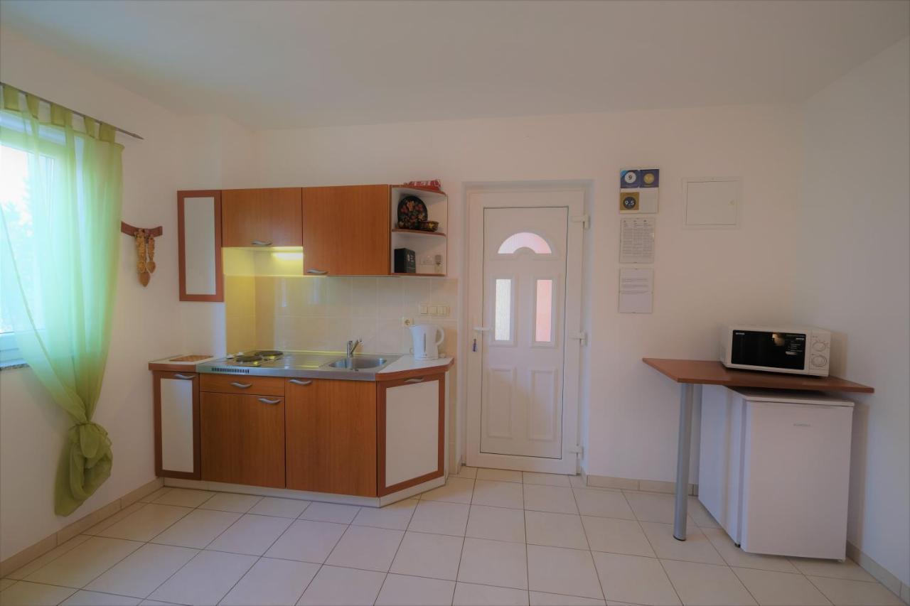 Apartments Coral, Klimno, Island Krk Εξωτερικό φωτογραφία
